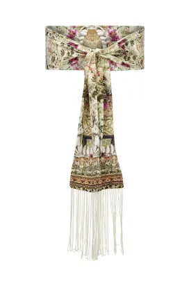 BELT WITH TASSELS GIRL IN THE GARDEN